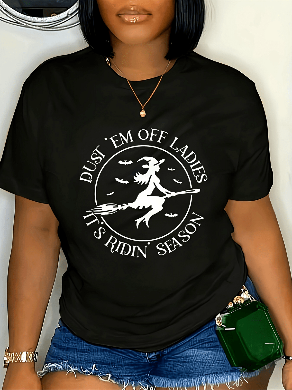 Women's Halloween Witch Graphic T-Shirt, Dust 'Em Off Ladies It's Ridin' Season Short Sleeve Crew Neck Tee, Casual Spooky Fall Holiday Top for Women