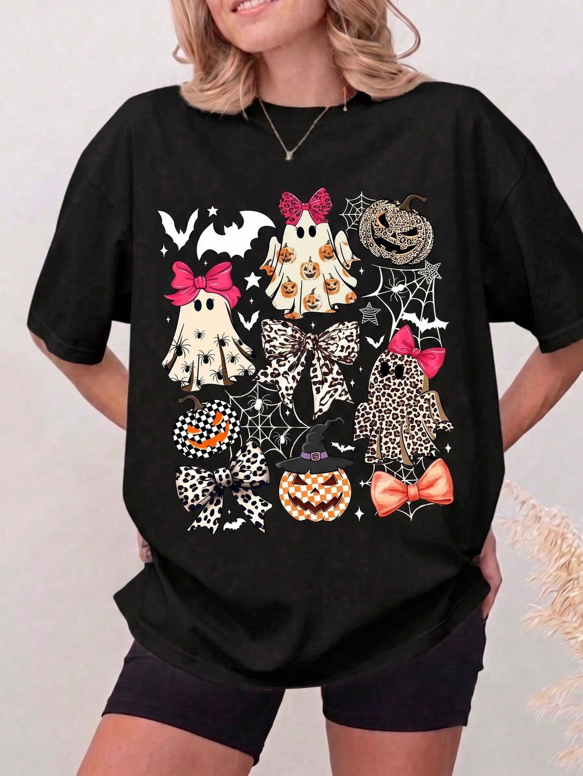 Womens Retro Halloween Coquette Graphic Tee, Leopard Ghost Pumpkin Bow Print Short Sleeve Oversized Casual T-Shirt