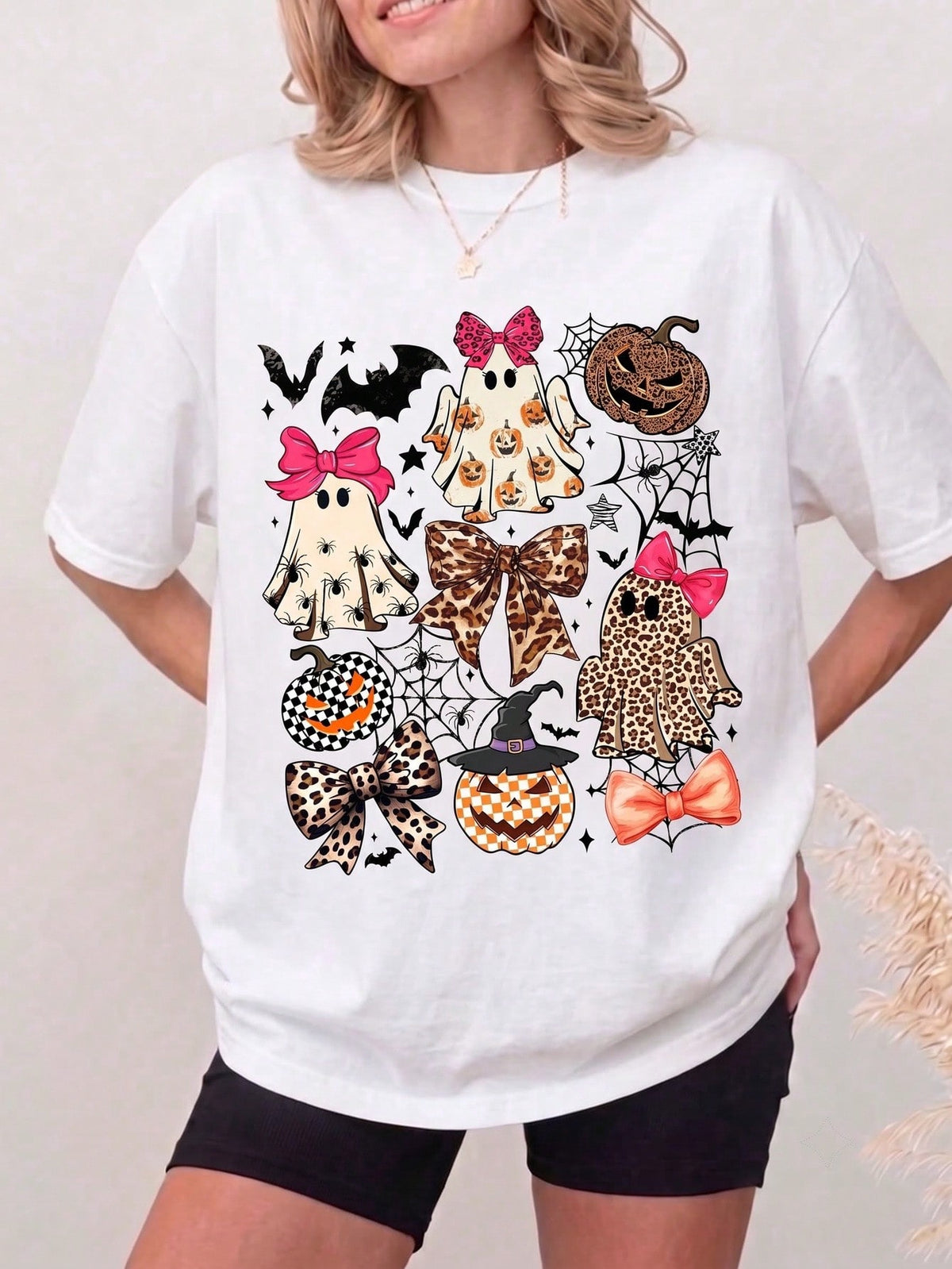 Womens Retro Halloween Coquette Graphic Tee, Leopard Ghost Pumpkin Bow Print Short Sleeve Oversized Casual T-Shirt