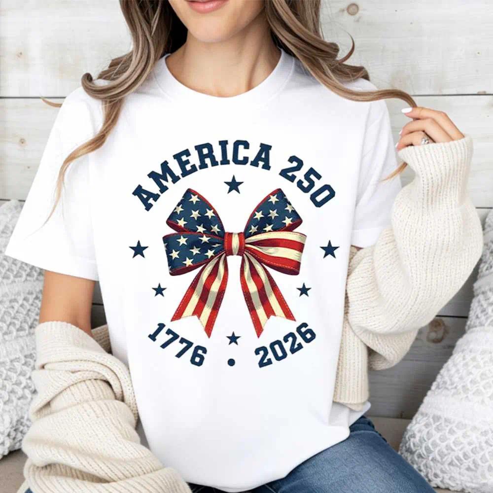 Men's Short-Sleeve Round Neck Flag T-Shirt - White Streetwear Casual Clothes with 250 Stars, Stripes and Bow Print for Independence Day Celebration