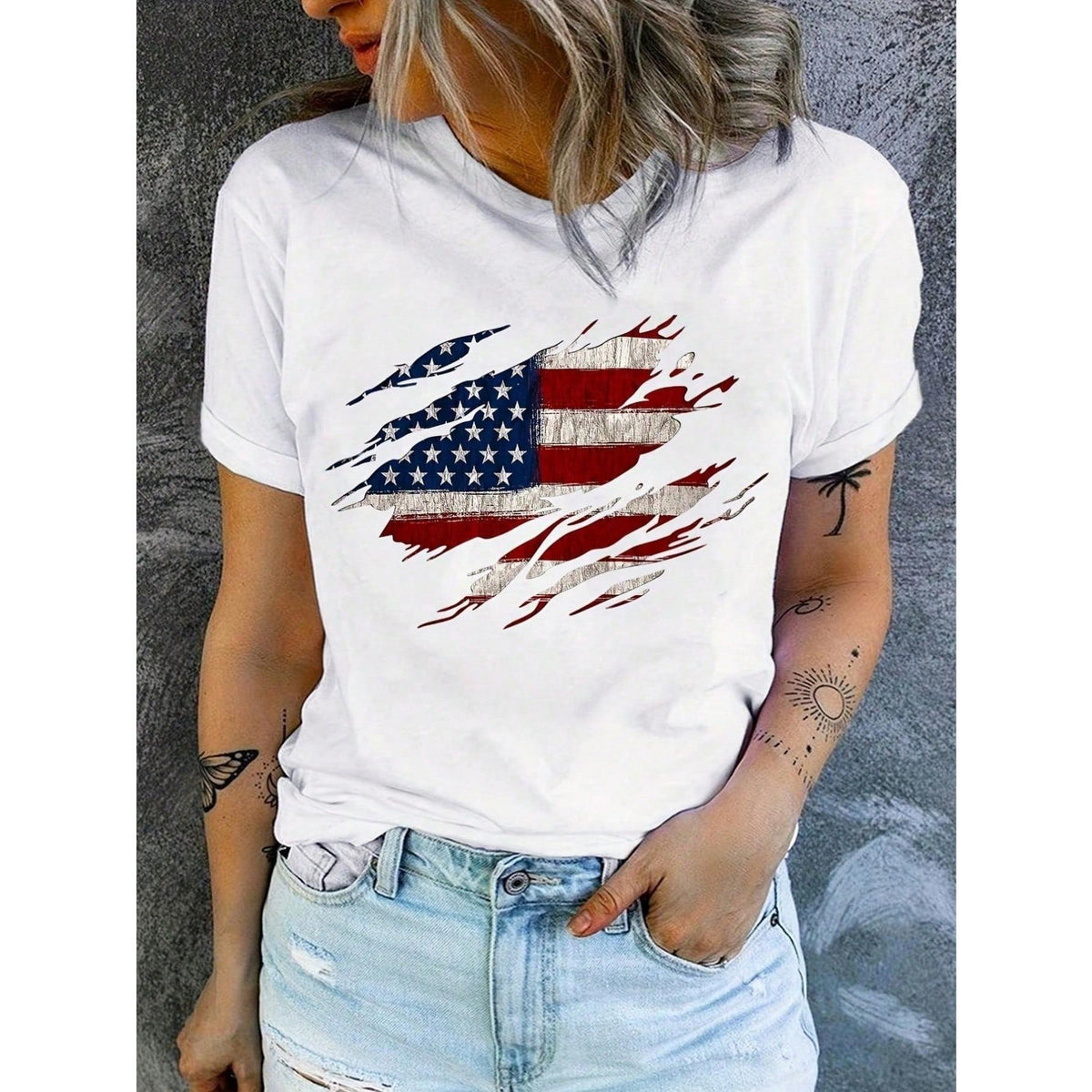 Women's Striped Soft Cotton T-Shirt, Patriotic American Flag Crew Neck Top, Casual Short-Sleeve for Independence Day & Daily Wear, Round Neck, Patriotic Gear, Shortsleeve, Lady, Tshirt, Fourth Of July, Pure Cotton, Style, Casual Fit, Clothes